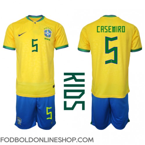 Brasilien Casemiro #5 Hjemme Trøje Børn VM 2022 Kortærmet (+ Korte bukser)